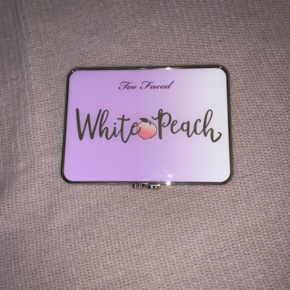 Too Faced White Peach palette - Picture 3 of 4